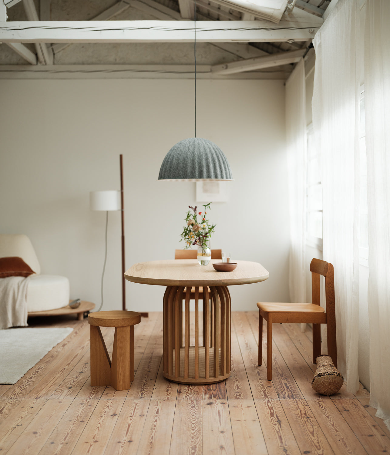 comore ダイニングテーブル